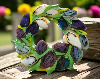 Tulip wreath /unique /glass wreath/spring blossoms /fusing/glass/window picture/fused glass/stained glass/Easter/table decoration/home decor/gifts
