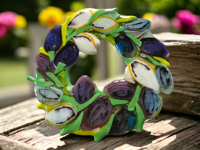 Tulip wreath /unique /glass wreath/spring blossoms /fusing/glass/window picture/fused glass/stained glass/Easter/table decoration/home decor/gifts image 1