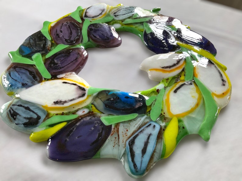 Tulip wreath /unique /glass wreath/spring blossoms /fusing/glass/window picture/fused glass/stained glass/Easter/table decoration/home decor/gifts image 9