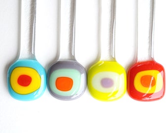 ES Pack of 12 Plastic Drinking Stirrer Cocktail Swizzle Sticks Sign 18