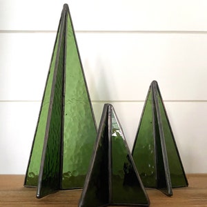 Green stained glass tree set, minimalist stained glass Christmas forest centerpiece, set of three standing glass trees, 3D stained glass image 3