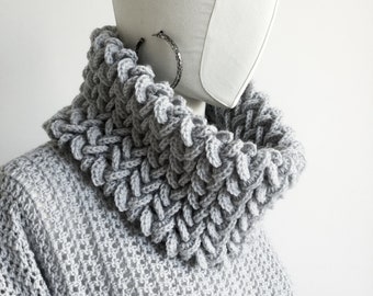 Crochet 3D wool infinity scarf,infinity loop scarf,minimalist infinity scarf,womens gift,Valentines day gift,gift for her