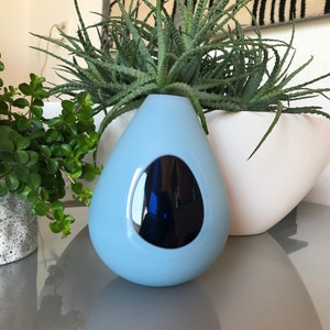 Kosta Boda Gunnel Sahlin Unique vase