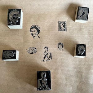 Selos de impressão comemorativa feitos à mão em bronze. QE II Rainha Elizabeth Real