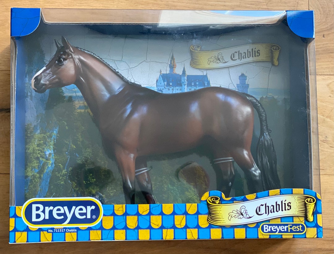 Traditional 19 Scale Breyerfest 2022 Limited Edition Model Horse