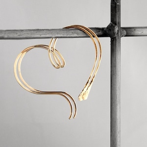 Gold Heart Hoop Earrings,Gold Heart Earrings For Women,Hammered Gold Heart Hoops,Large Gold Hoops,Valentines Gift,Modern Heart Earrings,USA