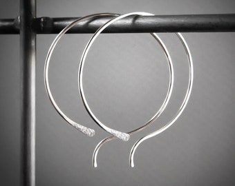 Pendientes de aro de plata de ley martillada, joyería moderna hecha a mano
