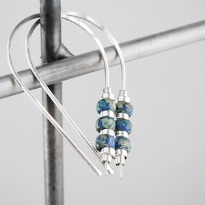 Boucles d’oreilles en argent sterling, boucles d’oreilles Silver Hoop, boucles d’oreilles en argent modernes, boucles d’oreilles argentées et bleues, boucles d’oreilles Sterling Hoop, boucles d’oreilles bleu Lapis, États-Unis