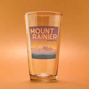 Vintage Mount Rainier Pint Glass Scenic Washington tumbler PNW Pint glass Hiking Enthusiast Beer Glass Pacific Northwest Home Bar Decor