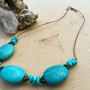 Turquoise beaded necklace
