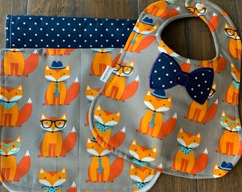 Baby Boy Personalized Bib and Burp Cloths, Baby Boy Gift, Baby Shower Gift, Baby Boy Foxes Bib and Burp Cloths.