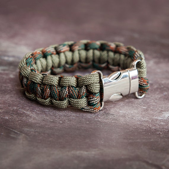 Paracord Clip Bracelet 