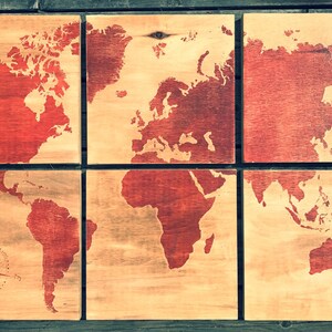 24 x 36 monde carte sérigraphié avec tache rouge