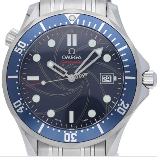 Omega Seamaster Diver 300 M Professional Diver 300 M James Bond Casino Royale Limited Edition / Box papers