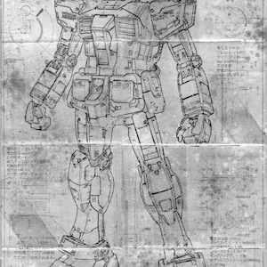 Könnte beinhalten: Graustufen-Illustration im Stil eines Bauplans eines Gundam-Roboters, mit technischen Zeichnungen und japanischem Text. Der Roboter ist in einer Frontalansicht dargestellt, die seine mechanischen Details hervorhebt. Zusätzliche Diagramme des Roboterkopfes sind ebenfalls enthalten.