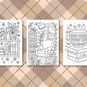 Peut inclure: Trois illustrations en noir et blanc de sc&egrave;nes de lecture. L'une montre une &eacute;tag&egrave;re avec des livres et une plante en pot. Une autre repr&eacute;sente un coin lecture avec un fauteuil, une biblioth&egrave;que et du caf&eacute;. La derni&egrave;re pr&eacute;sente une tasse &agrave; th&eacute; avec le texte "Read More Worry Less".