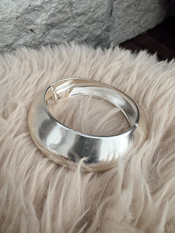 Vintage JCrew Hinged Silver Bangle - image 2