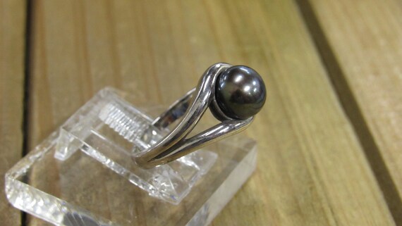 Vintage Sterling Silver Faux Pearl Ring Size 6.25 - image 3