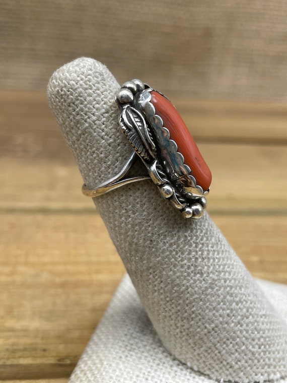 Vintage Sterling Silver Cute Coral Ring Size 4.75 - image 3