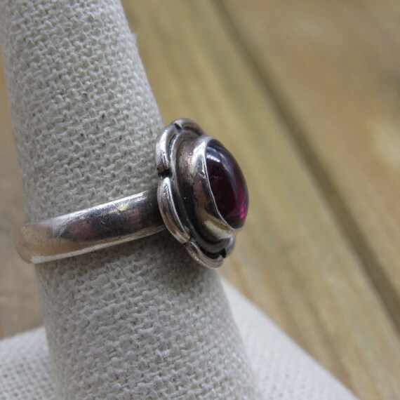 Vintage Sterling Silver Oval Amethyst Ring Size 8… - image 3