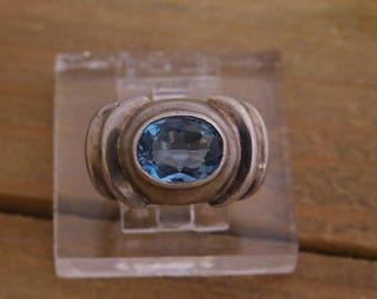 Vintage Blue Topaz Sterling Silver Ring Size 6.25