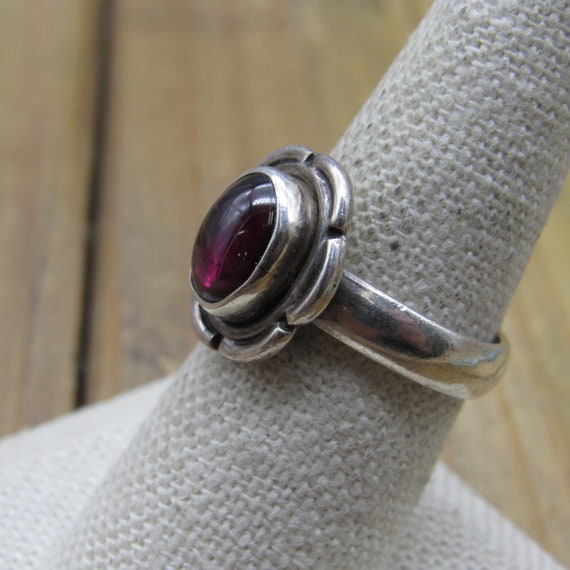 Vintage Sterling Silver Oval Amethyst Ring Size 8… - image 2
