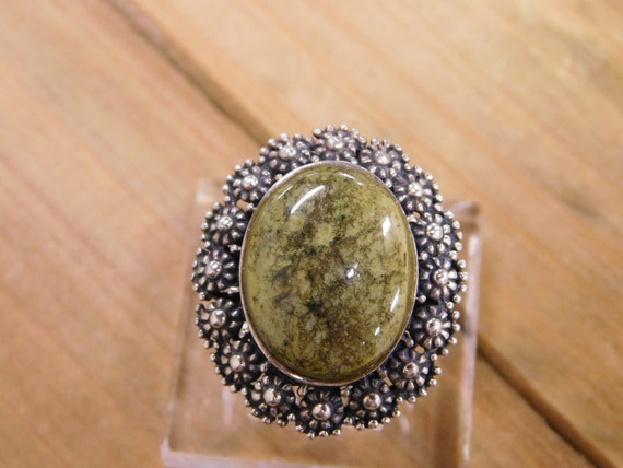 Incredible Sterling Silver Ring with Green Stone … - image 1