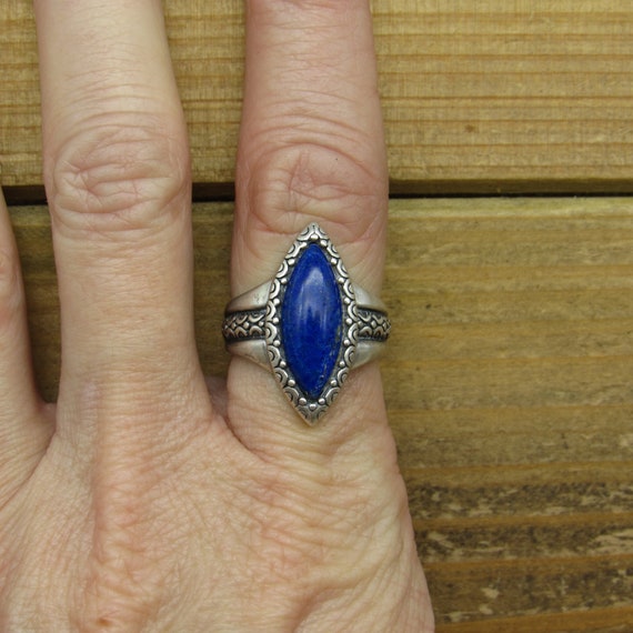 Vintage Sterling Silver Oval Shaped Lapis Ring Si… - image 4