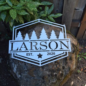 Nombre de metal personalizado y signo de bosque / Signo de nombre de metal personalizado / Signo de metal personalizado / Arte de pared de metal / Signo de apellido /Arte de pared vintage