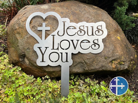Jesus Loves You Metal Garden Sign: Heart & Cross Decor