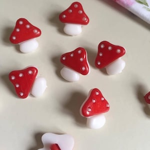 10 stuks 15 mm rode paddestoelpatronen plastic knopen art. 98