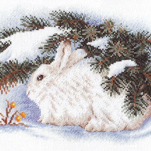 Kit de punto de cruz Liebre blanca J-0877