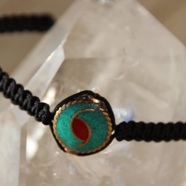 bracelet  fil nylon tressé noir  connecteur tibétain
