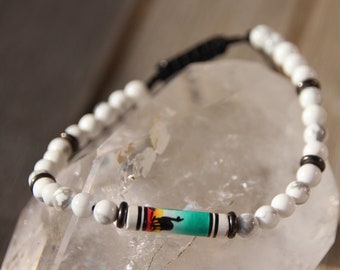 howlite bracelet; pearl of Peru