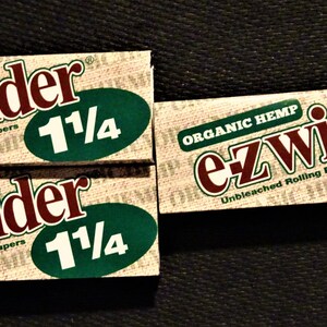 E-Z Wider Organic Hemp Cigarette Rolling Paper 1 1/4 (78mm)   size 24 Leaves 3  Packs