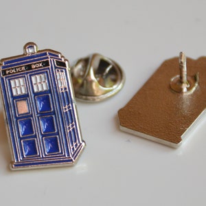 Tardis Pin *New Design* (max.dim 22mm) DR WHO Police Box, Time Machine, Dalek, Cyberman    - Enamel Metal Lapel Pin Badge  tp