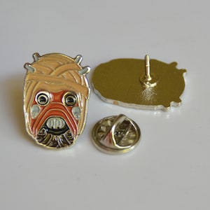 Tusken Sandpeople Pin (max.dim 22mm)  Star Wars Rebellion, Imperial   - Enamel Metal Lapel Pin Badge ts