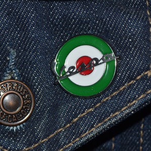 Vespa Target /Roundel Pin Italien Colours  (max.dim 26mm)  - Enamel Metal Lapel Pin Badge MC ts