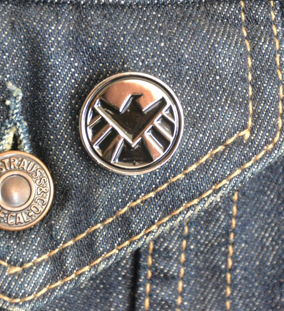 SHIELD Logo Pin classic style from Captain America (max.dim 22mm) Hydra -  Enamel Metal Lapel Pin Badge