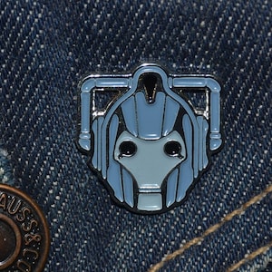 Cyberman Pin *New Design* (max.dim 22mm) DR WHO , Tardis, Police Box, Time Machine, Dalek    - Enamel Metal Lapel Pin Badge tp