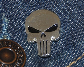 Insignia de solapa de The Punisher con calavera plateada *Nuevo diseño* (diámetro máximo 22 mm) - Insignia de solapa de metal esmaltado