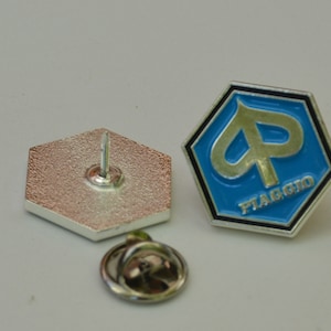 Vespa Classic Horncast  Piaggio 6 Square Logo Pin  (max.dim 22mm)  - Enamel Metal Lapel Pin Badge MC