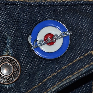 Vespa Target / Roundel Pin RAF colours  (max.dim 26mm)  - Enamel Metal Lapel Pin Badge MC ts