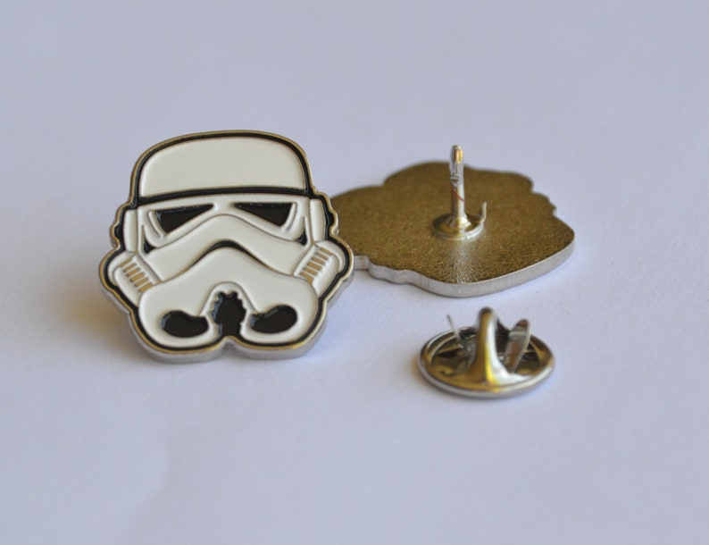 Stormtrooper Helmet Pin (max.dim 22mm) Star Wars Imperial - E Stormtrooper Helmet Pin (max.dim 22mm) Star Wars Imperial - E