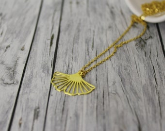 Ginkgo: delicate, long chain gold leaf ginkgo leaf