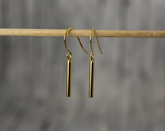 Geometry earrings gold rod geo delicate