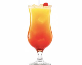 Vela artesanal con aroma a cóctel Tequila Sunrise, naranja, piña y bergamota, cera de origen vegetal.