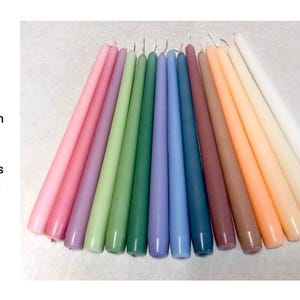 Pacote com 6 velas cônicas artesanais em tom pastel, 15 cores para escolher, ideais para casamentos, eventos e ocasiões especiais.