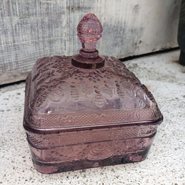 Indiana Glass tiara Honey bee candy dish in amethyst