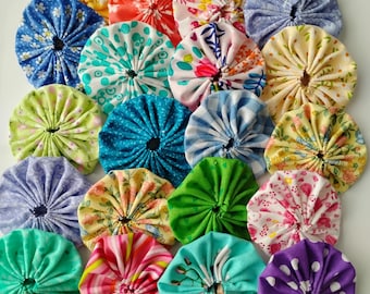 25 Handmade Yo-Yos, Colorful Spring Rosettes, Sewing Embellishments